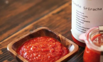 How to Make Creamy Sriracha garlic sauce - Снимок экрана 2023 08 03 в 16.29.38
